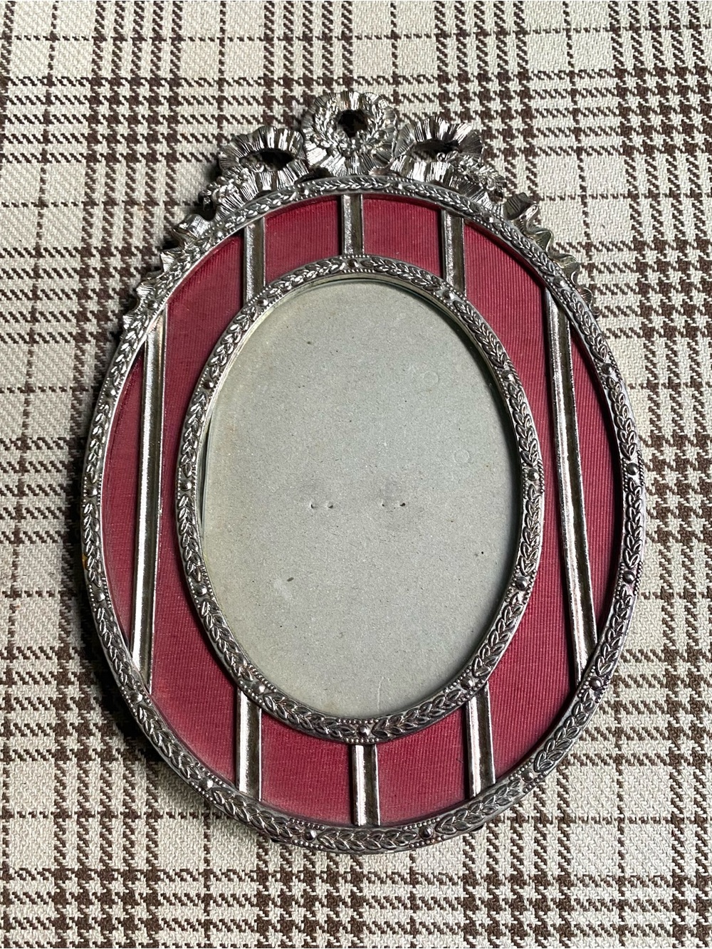 Vintage Oval Red and Silver Decorative Photo Frame